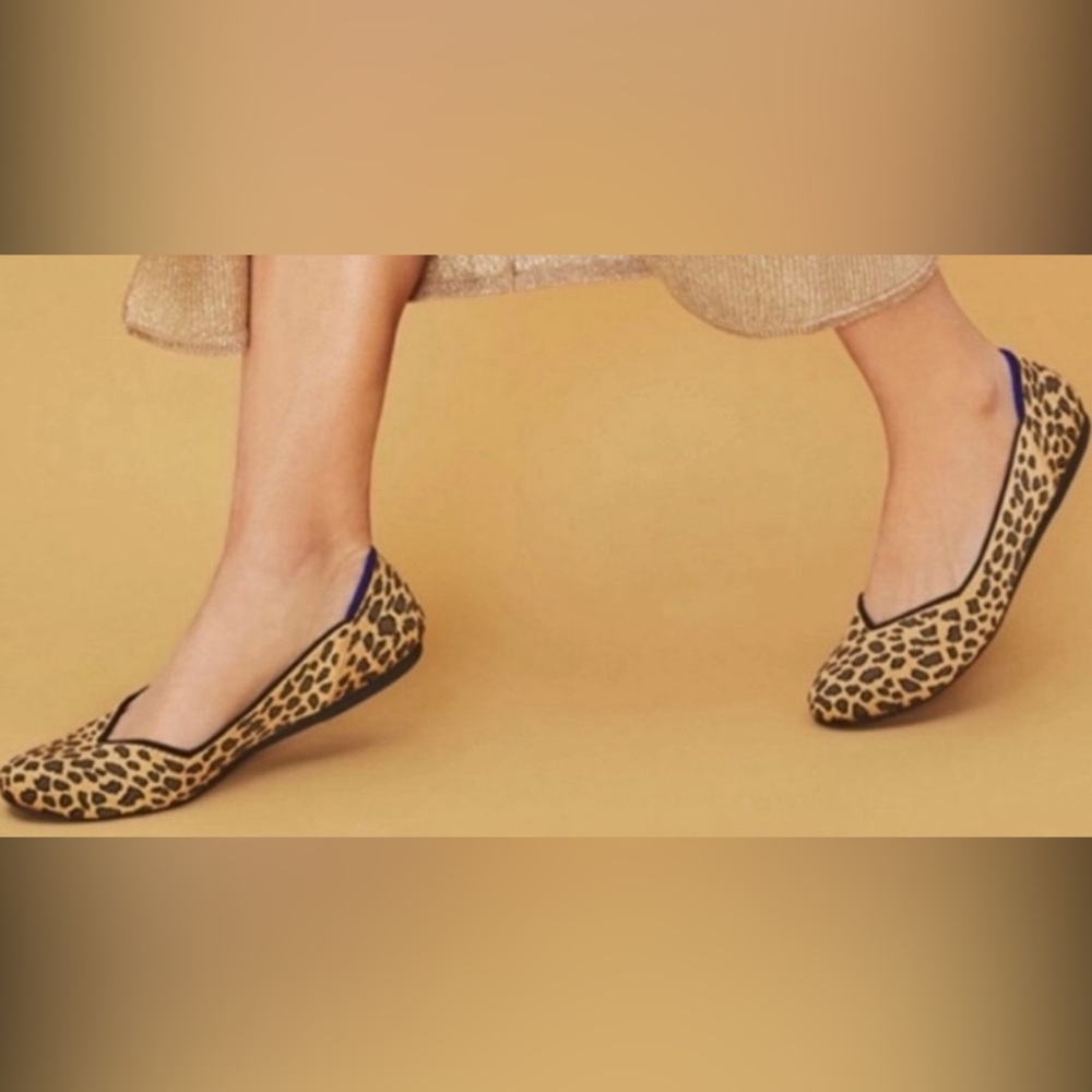 9 ROTHY'S Flat Round Toe Shoe Women's beige and flack animal print (leopard) - Picture 2 of 8